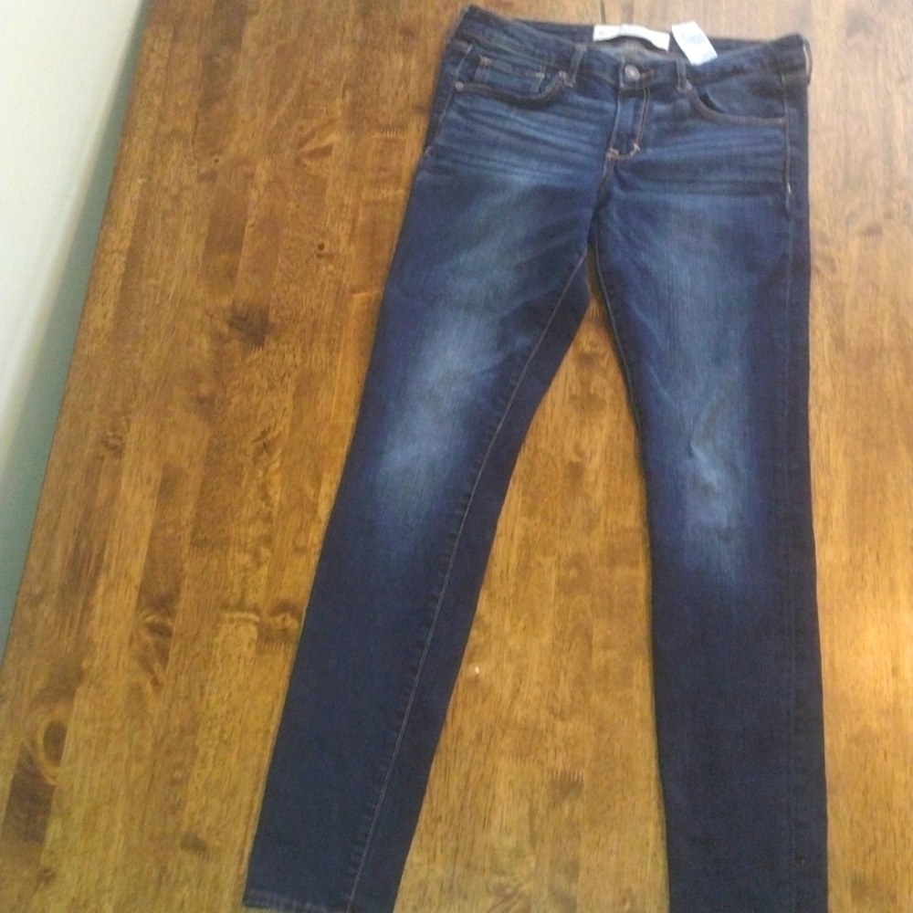 Abercrombie & Fitch Dark Wash Skinny Jeans 8